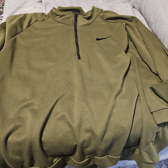 Nike Pullover - Picture 2 of 4